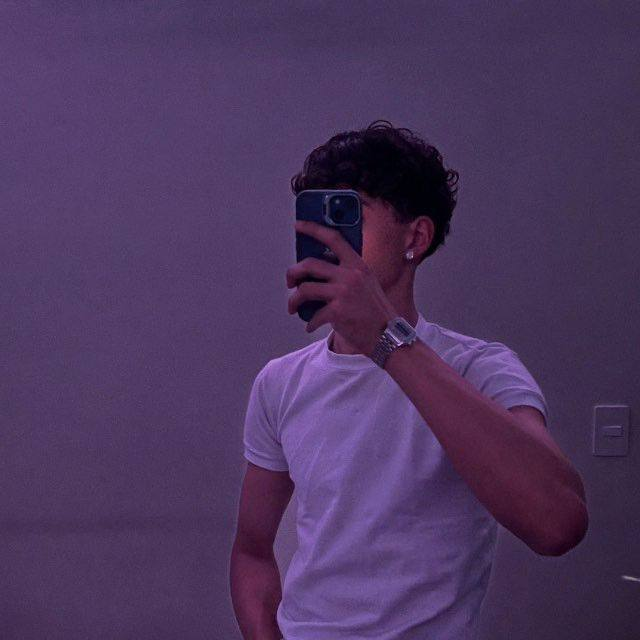 Foto de perfil de Novin - OmeTV